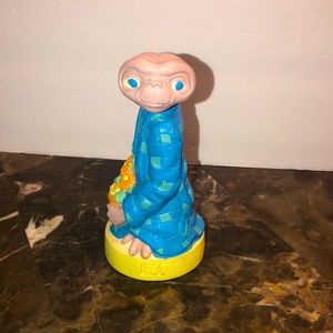 Vintage 1982 Original ET Movie Universal Studios Toy Figurines Plastic.